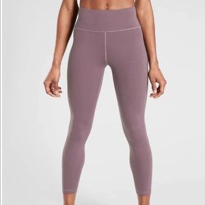Athleta Ultimate Stash Pocket 7/8 Tight